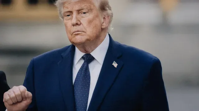 Trump ameaça bombardear Omã se colocar entraves a acordo sobre Ormuz