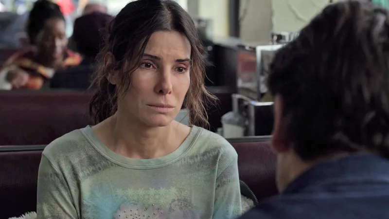 Sandra Bullock revela que entrou nas redes sociais para combater golpistas que usavam seu nome e imagem