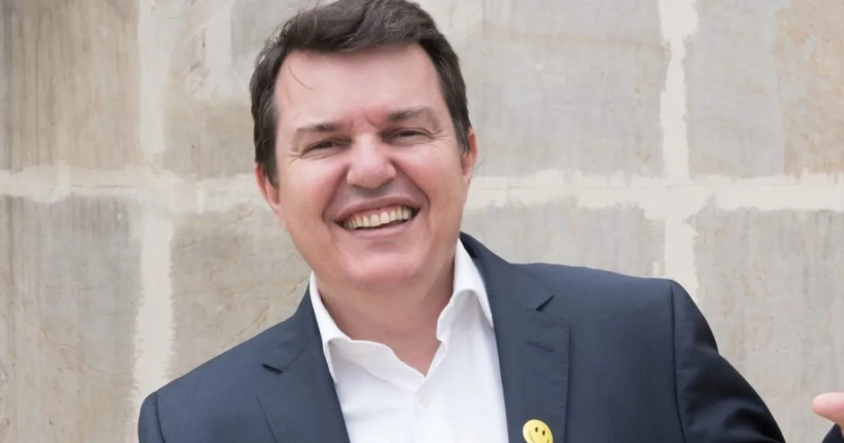 Pablo Claver, psicólogo y fundador del Museo de la Felicidad: "La sonrisa se puede entrenar, no tenemos que conformarnos con el 'yo soy así'"