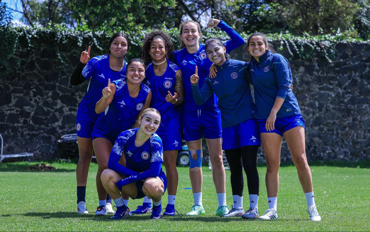 Cruz Azul Femenil y Secretaría de las Mujeres condenan violencia digital contra jugadoras