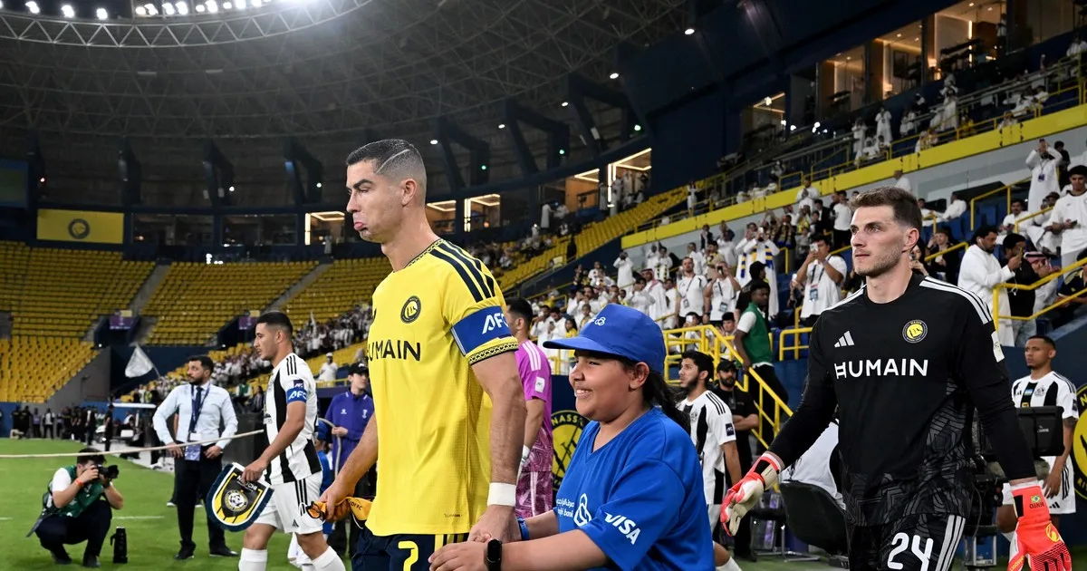 ¿Por qué se demoró el comienzo del partido de Cristiano Ronaldo en la Champions League de Asia?