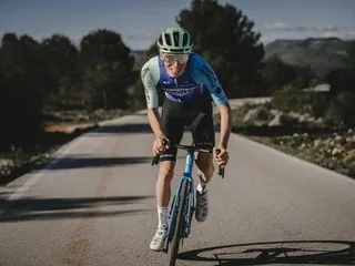 Tour d’Espagne. « Il n’y a que Paul qui va aussi vite » : dans l’ombre de Seixas, Léo Bisiaux avance avec patience
