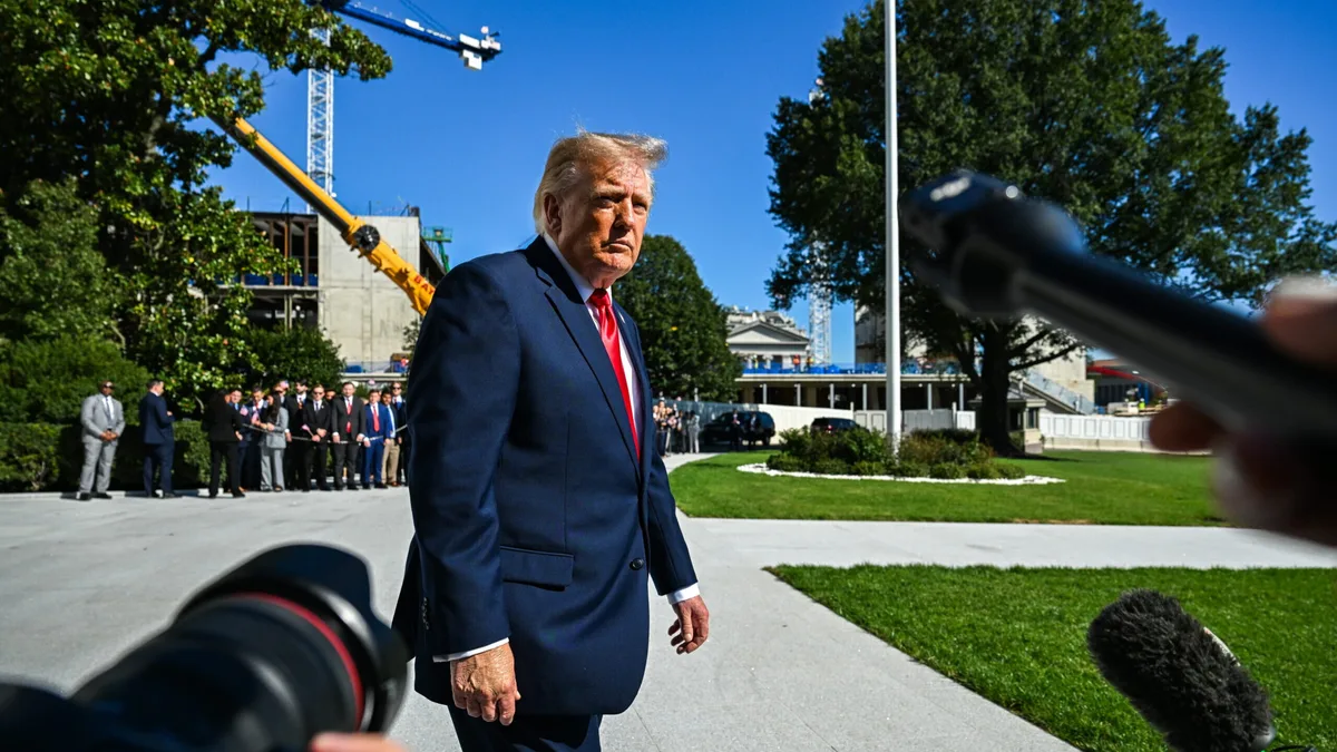 Trump afasta hipótese de ataque ao Irão antes das eleições intercalares nos EUA