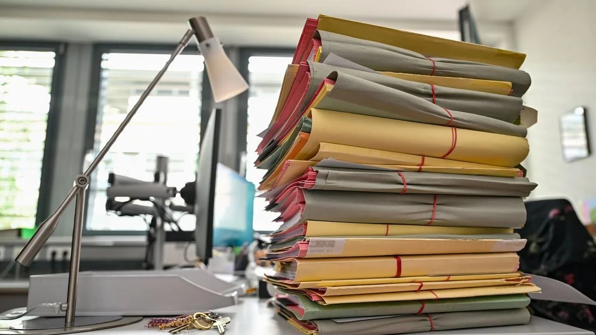 Trotz Einsparplänen: Innenminister begrüßt 93 angehende Verwaltungsangestellte