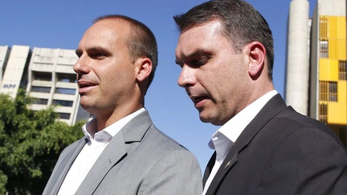 Brasil ordenó detener al hermano de Flavio Bolsonaro en plena campaña para el balotaje