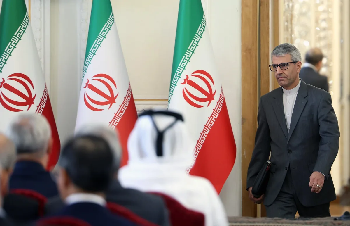 Irán escala conflicto con EU: Ataca bases militares en Medio Oriente como respuesta a bombardeo en Larak