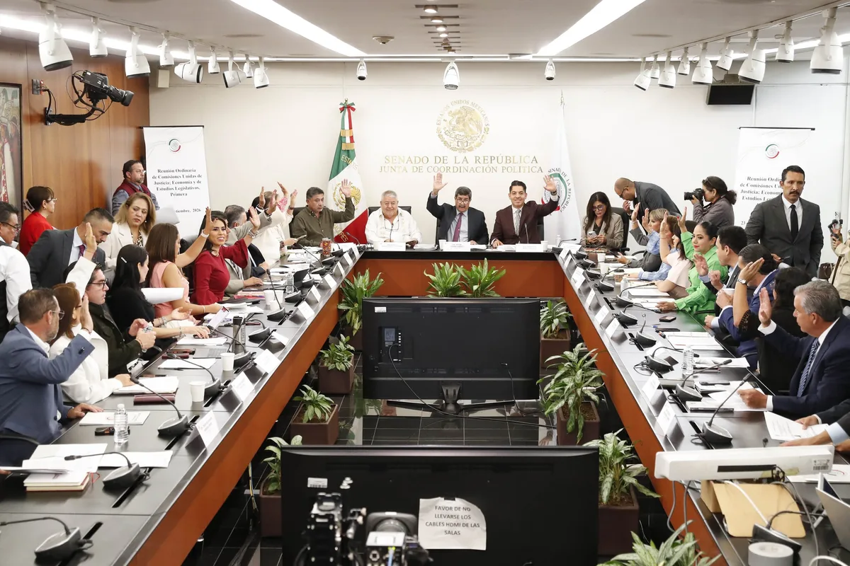 ¿Te pueden meter a la cárcel por hacer memes del Gobierno? Así avanzó la ley ‘antimemes’ en el Senado