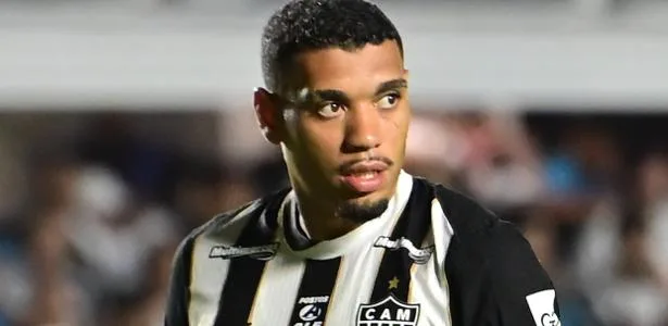 Zagueiro que acusa São Paulo operou após deixar o clube e é titular no Galo