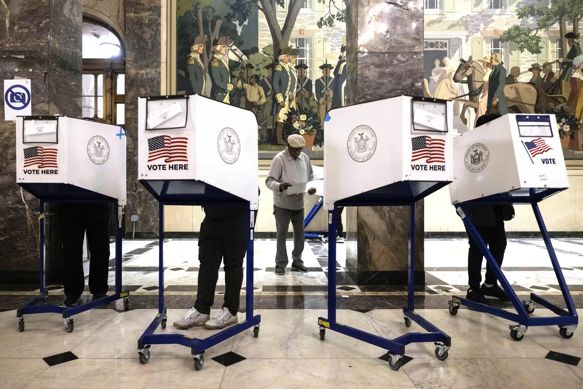 Early voting begins in US midterms that could flip control of Congress