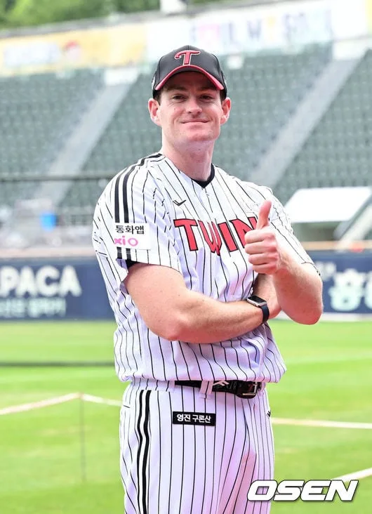 ‘와 놀랍다’ KIA 방출 외인, LG 새 亞쿼터 조력자였다니…“사촌 데일이 갖다준 KBO 공인구로 연습했어요” [오!쎈 잠실]