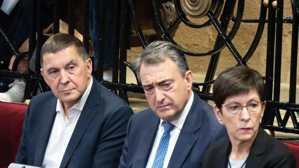 Aitor Esteban a Otegi: "¿Éramos fachas hace tres años y ahora resulta que tenemos valores comunes?"