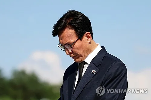김민석, 오늘 봉하마을 참배·文 예방…부산서 첫 공개 최고위