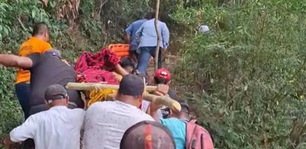 Pescador é resgatado vivo após 15 dias em caverna inundada no México