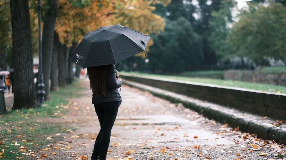 Météo : éclaircies à l'Ouest, fortes pluies dans le Sud, quel temps pour ce week-end ?