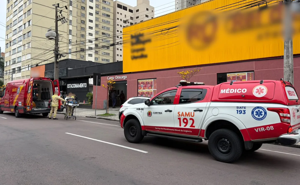 Trabalhador cai de telhado de aproximadamente seis metros durante serviço no Centro de Curitiba