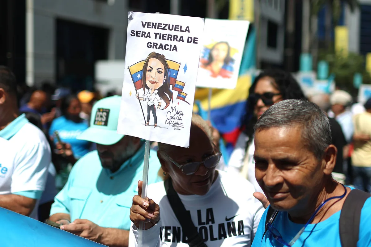 La confianza en Donald Trump se desploma mientras sube la de María Corina Machado