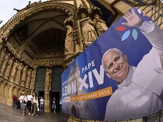 Dans les coulisses le voyage du pape en France