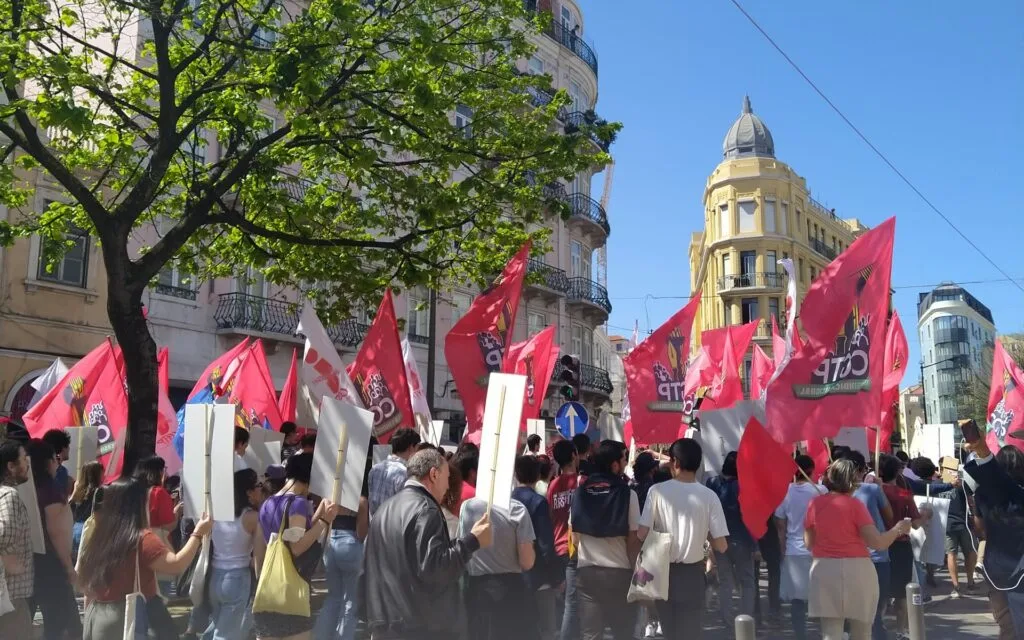 Desfile da CGTP arranca em Lisboa com reivindicações pela habitação e melhores salários