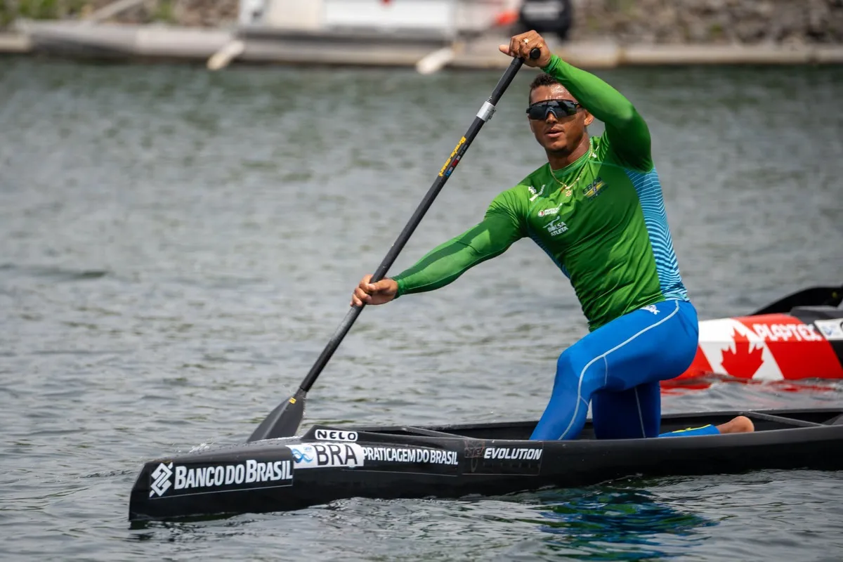 Isaquias Queiroz lidera baterias e avança à semifinal dos 1000m e 500m no Mundial de Canoagem