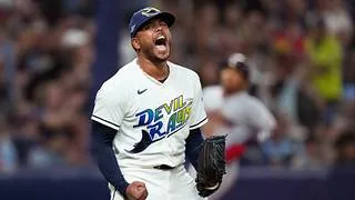 MLB: Freddy Peralta en modo intratable en postemporada 2026