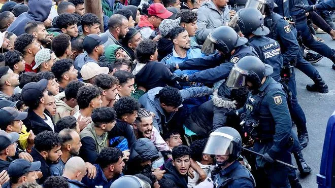 Crisis de Ceuta, última hora en directo: situación con Marruecos, noticias sobre los migrantes y todas las reacciones en vivo