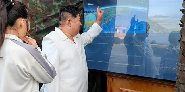 Corée du Nord : Kim Jong-un a supervisé l’essai d’une nouvelle arme présentée comme hypersonique