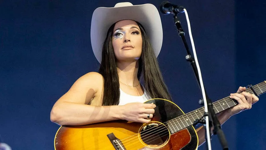 Musician Kacey Musgraves condemns Columbus as 'the lamest person to probably ever exist'
