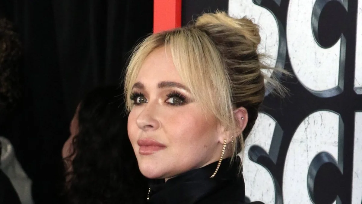 Trauer um Schauspielerin: „Sei nicht weg. Bitte“: Stars nehmen Abschied von Hayden Panettiere