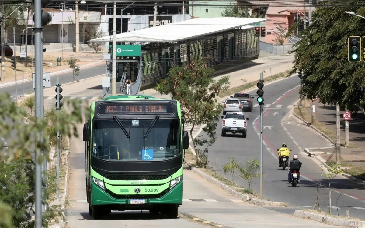 Tarifa zero nos ônibus pode reduzir inflação em 0,25 ponto, mas arrecadação atual já não cobre custos, diz ANTP