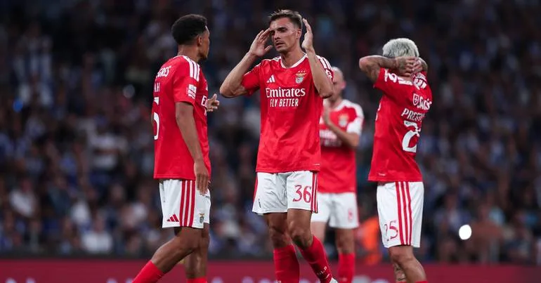 Água perdeu 55 jornadas depois e ficou a 4 jogos do recorde