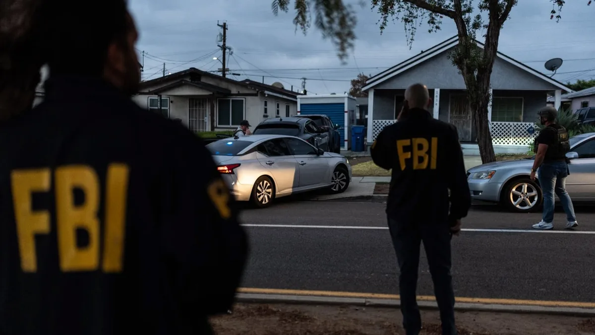 El FBI suma pruebas del fraude de USD 12 millones contra personas sin hogar en Los Ángeles: autos restaurados, una discoteca y vacaciones en Tahití