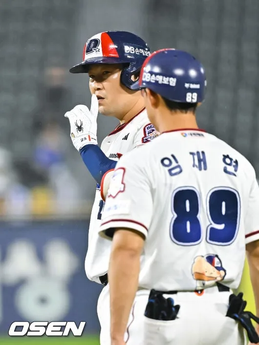 [사진]멀티히트 양의지, 9시즌 연속 100안타 달성