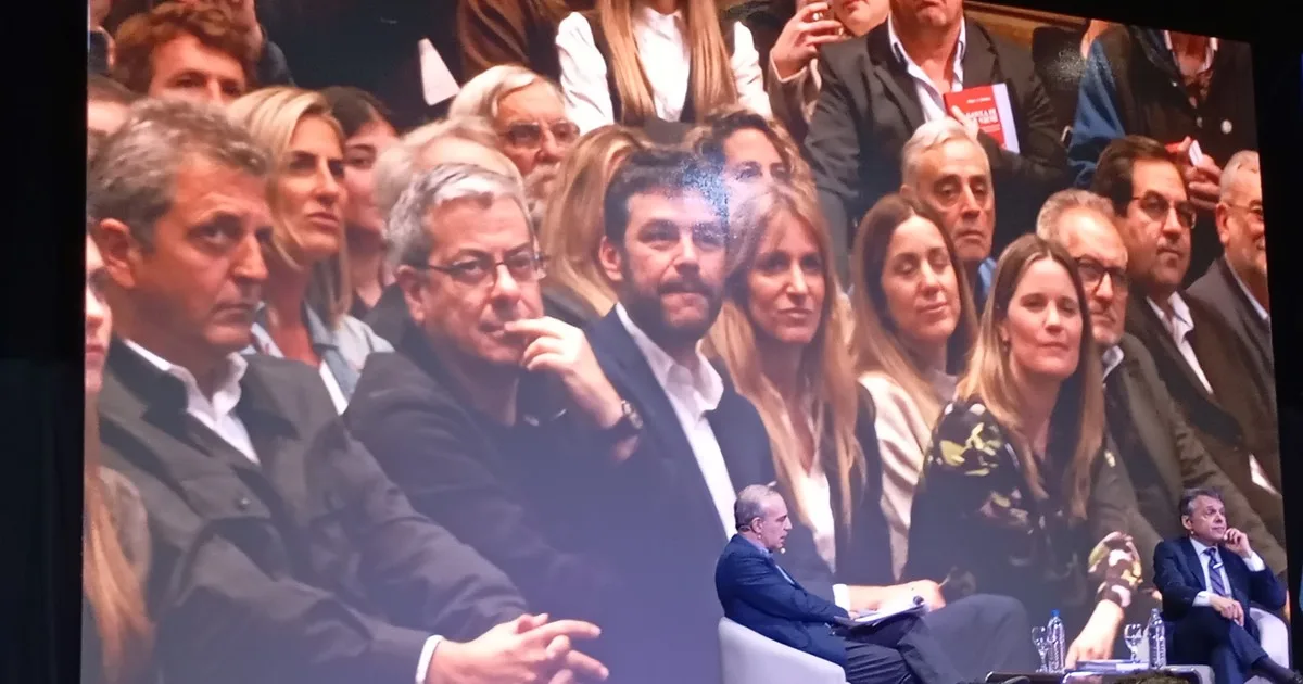 Sergio Massa reapareció en un acto en Santa Fe tras la polémica por el vuelo privado a Barbados