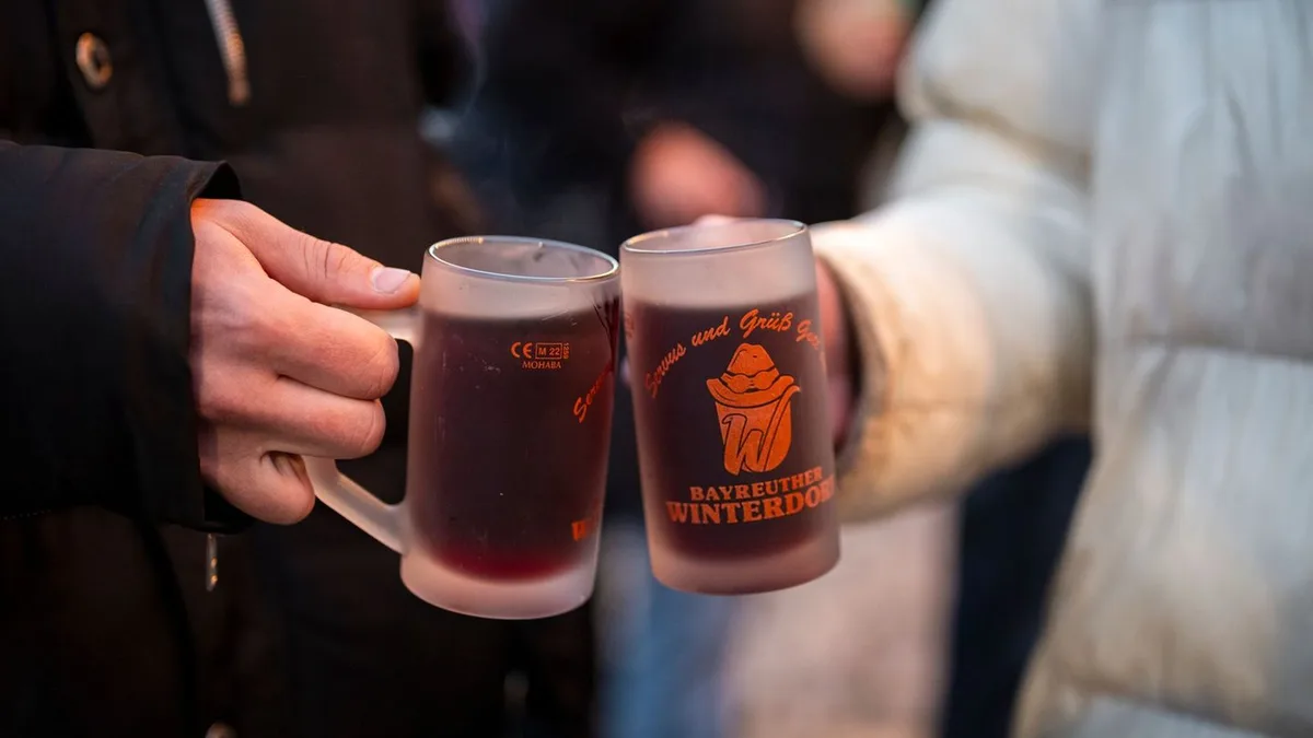 Winterlicher Saisonstart: Das Bayreuther Winterdorf legt schon los