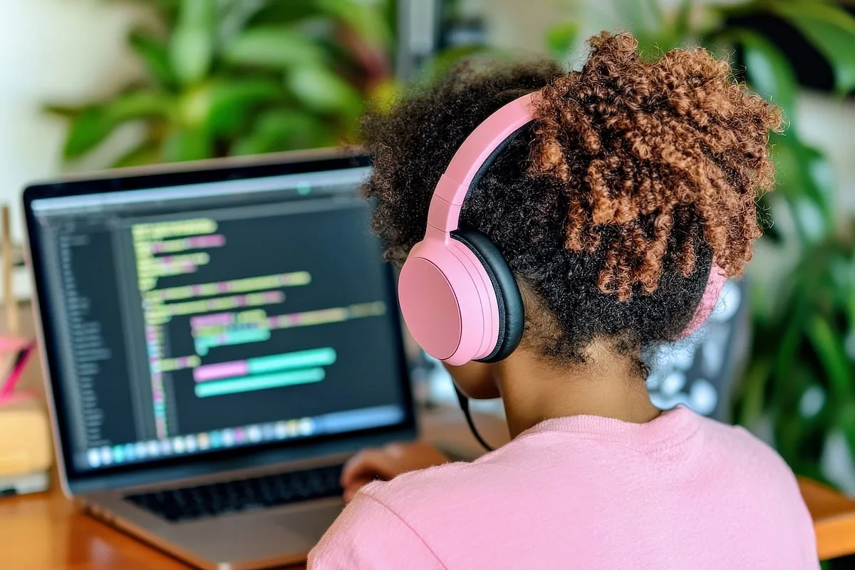 El tiempo de pantalla no es del todo malo para el cerebro de los niños