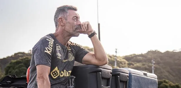 CAS mantém condenação da Fifa, e Santos terá que indenizar Pedro Caixinha