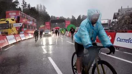 La 3e étape de la Vuelta entre Gruissan et Font-Romeu annulée à cause d'un orage de grêle à une quinzaine de kilomètres de l'arrivée