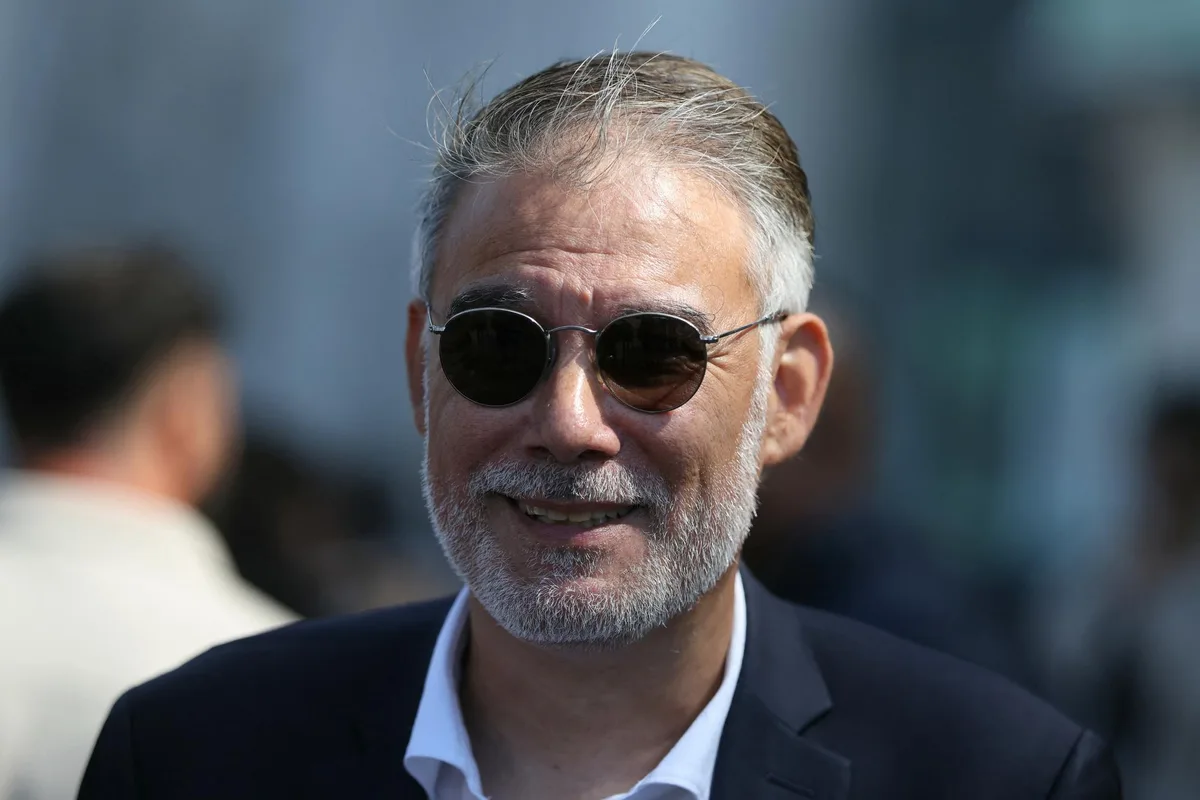 Faure candidat à la primaire, l’Islande dit « non » à l’UE, agression homophobe à Paris… Cinq infos à retenir du week-end