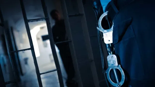 Greve dos guardas do Estabelecimento Prisional do Porto com adesão de 90%