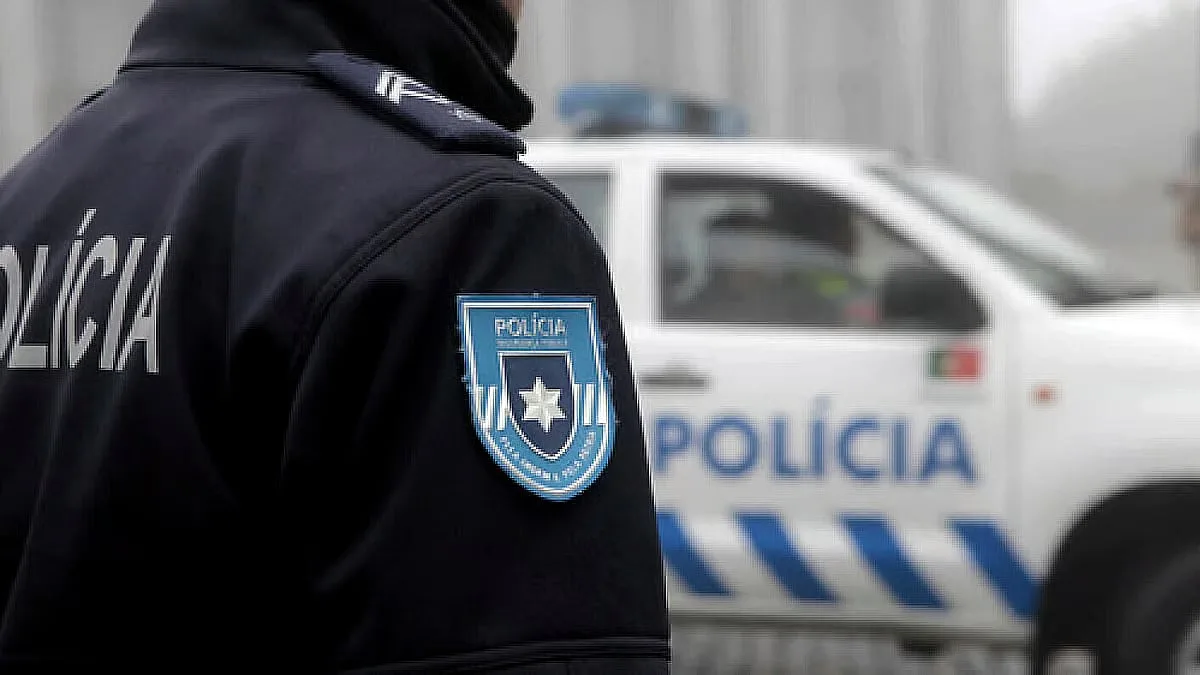 Menino de três anos encontrado sozinho em casa em Braga resgatado pela PSP