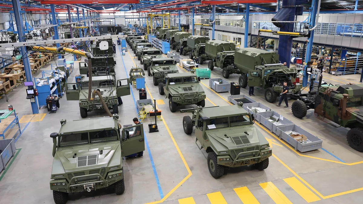 España y Portugal pactan la compra conjunta de vehículos tácticos militares VAMTAC