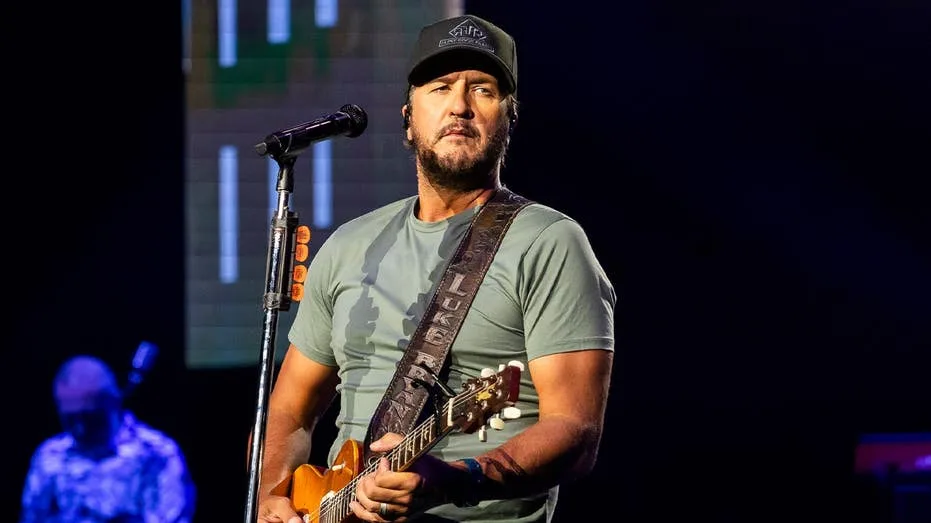 Luke Bryan's son thanks fans for prayers after painful high school football injury