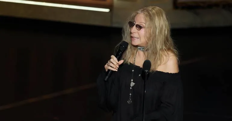 Streisand critica Trump por ameaçar demolir Kennedy Center