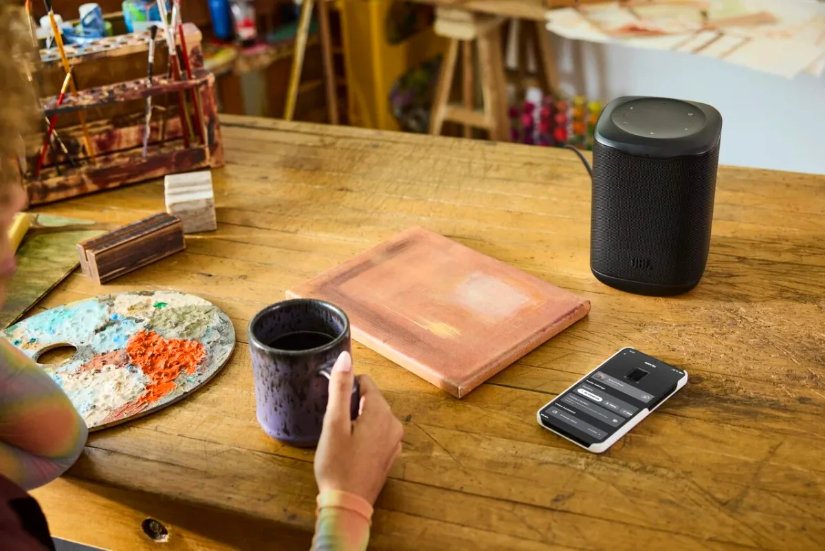 Novas JBL ganham Wi-Fi para tocar música onde o Bluetooth não alcança