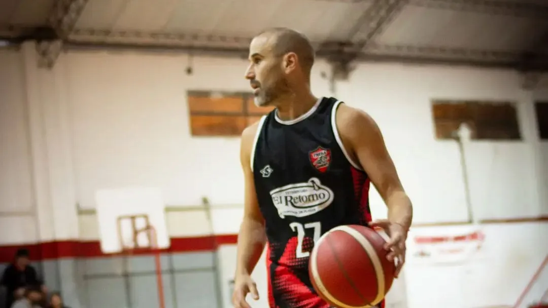 De ser campeón con Boca y jugar en la Selección a brillar en el básquet con 44 años: la actuación de Rodrigo Palacio en una liga regional