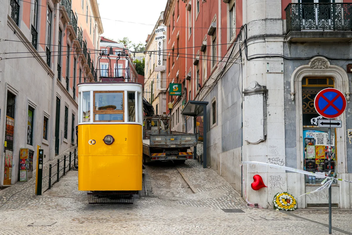 Seguro promulga novo regime de licenciamento ferroviário após descarrilamento do elevador da Glória