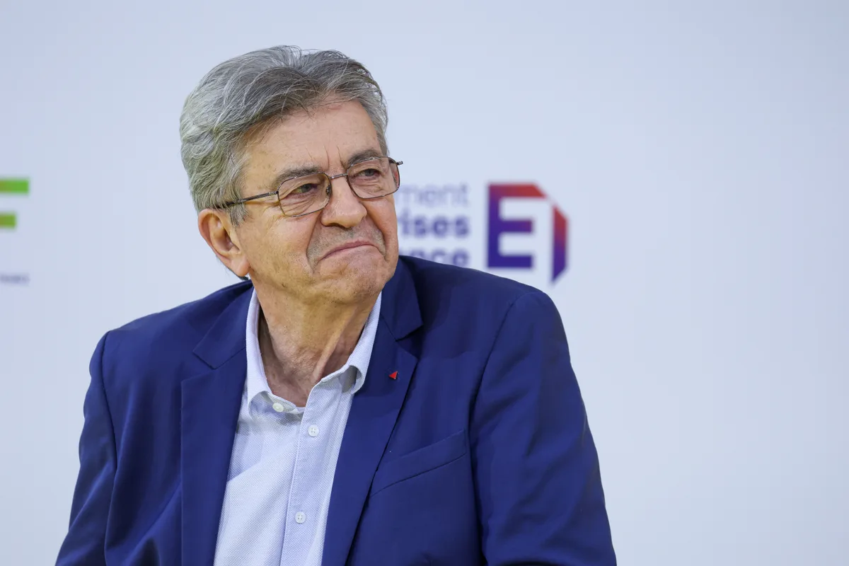 "Une grave erreur" : comment Jean-Luc Mélenchon a "changé d’avis" en 15 ans sur le voile islamique