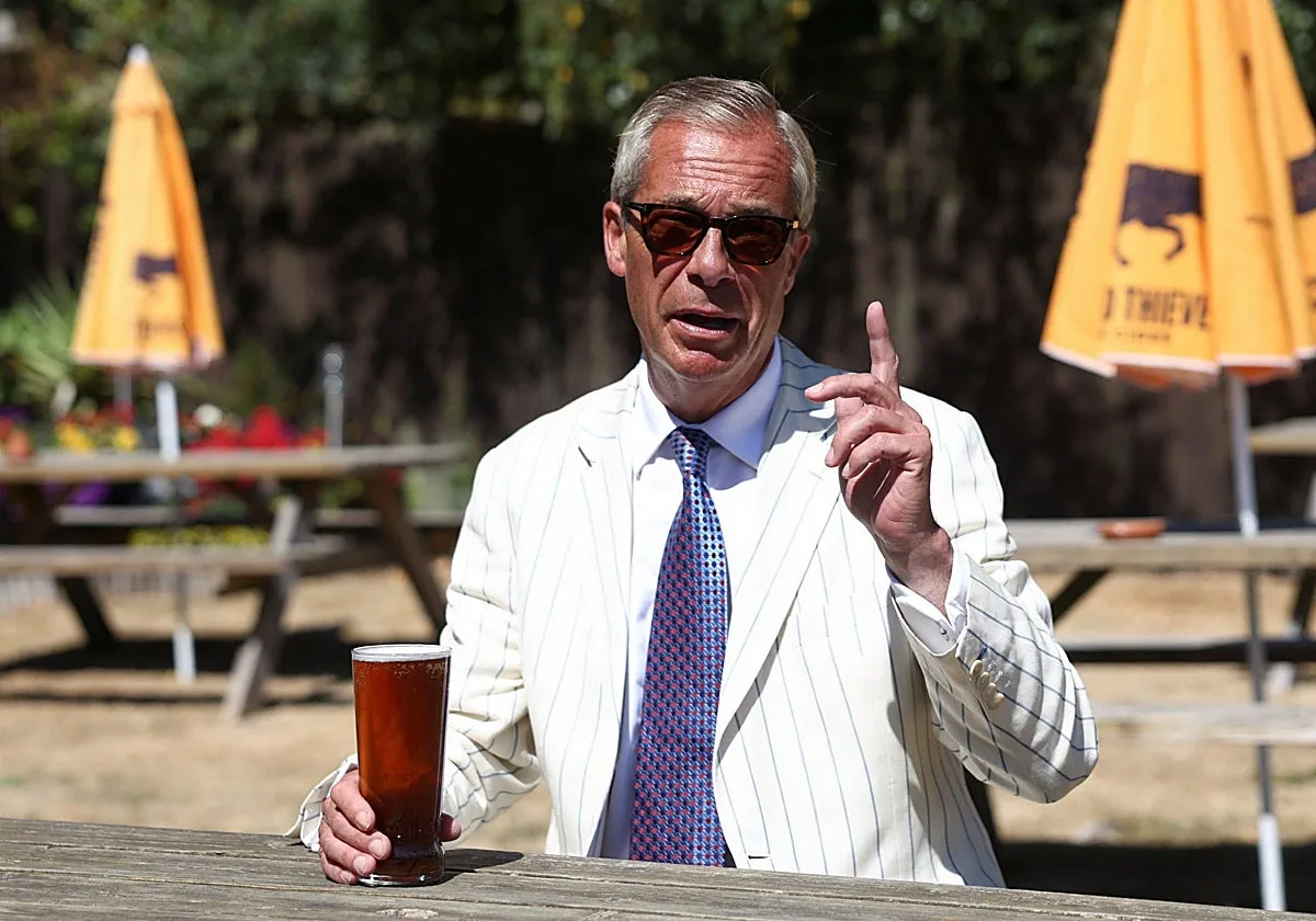 Farage, líder de Reform UK, vuelve como diputado a Westminster tras ganar la elección parcial de Clacton