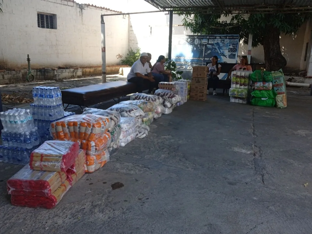 Cáritas Carora envía 500 bolsas de alimentos a La Guaira y extiende ayuda humanitaria a Carabobo