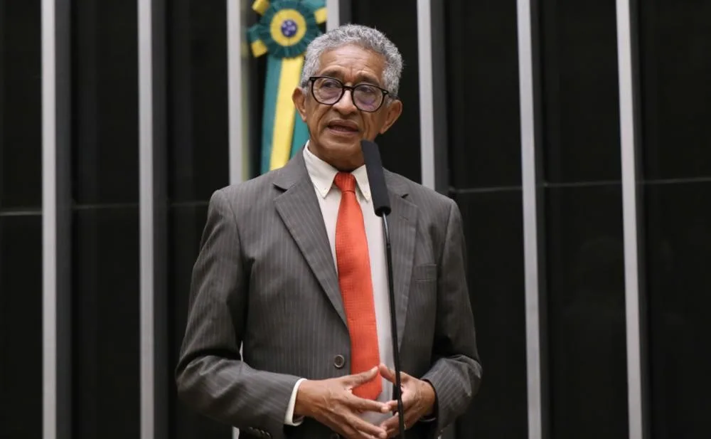 Comissão do governo Lula garante bolada de R$ 100 mil a ex-deputado do PT